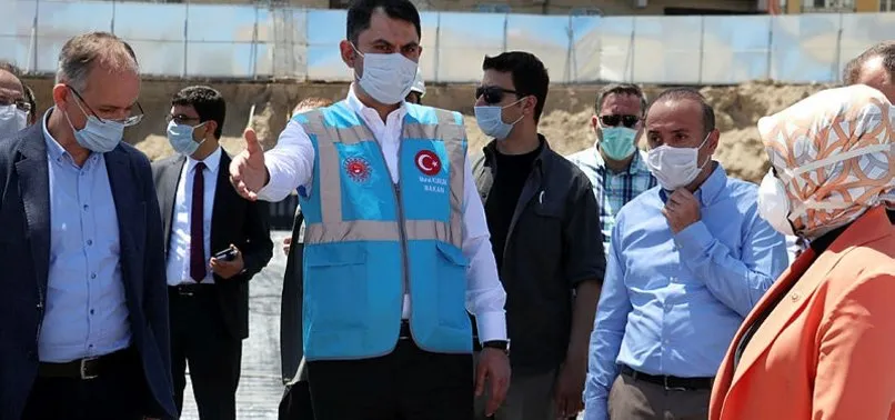 Son dakika: Bakan Kurum'dan Elazığ’da yüklenici firmanın müteahhidine sert uyarı: İşini düzgün yapmaya niyetin yoksa bırak