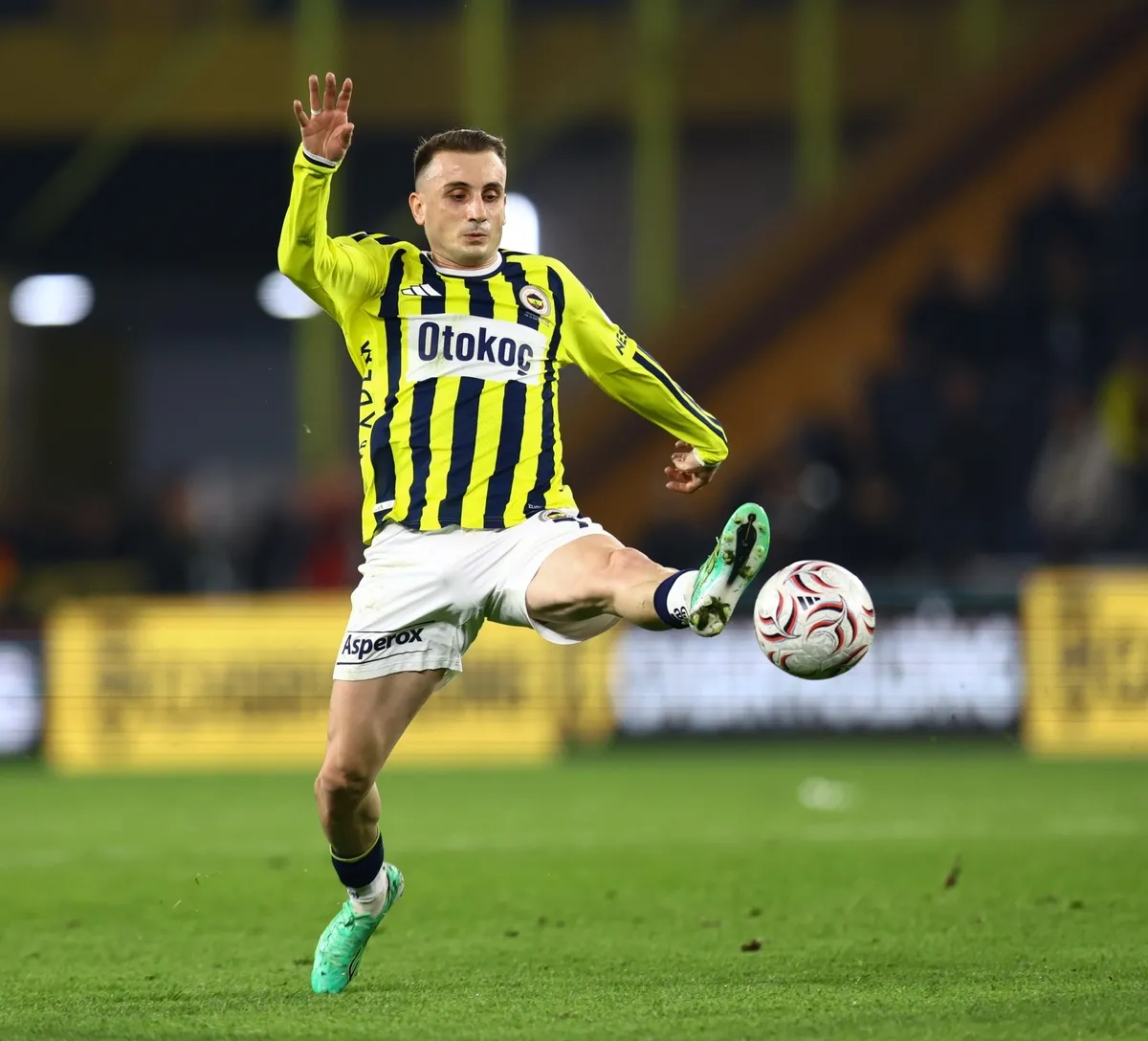Fenerbahçe'de gerginlik: Göztepe maçında Kerem Aktürkoğlu ve yönetime tepki - 1