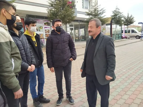 sosyal-medyanin-gundemine-oturan-ogretmen-konustu-ben-kendisini-affettim-1648127732613.jpg Sosyal medyanın gündemine oturan öğretmen konuştu: “Ben kendisini affettim” - 3