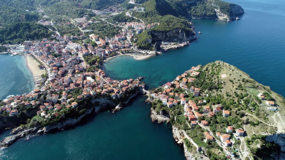 Turistik kent Amasra'ya corona virüs giremedi