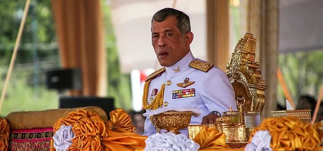 Tayland Kralı 4 saray çalışanını daha işten çıkardı