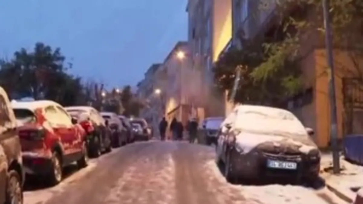 İstanbul'a kar yeniden geldi