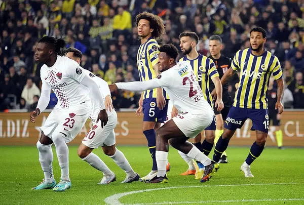 Fenerbahçe Hatayspor’u 4-0 yenerek Süper Lig’de zirveye yerleşti
