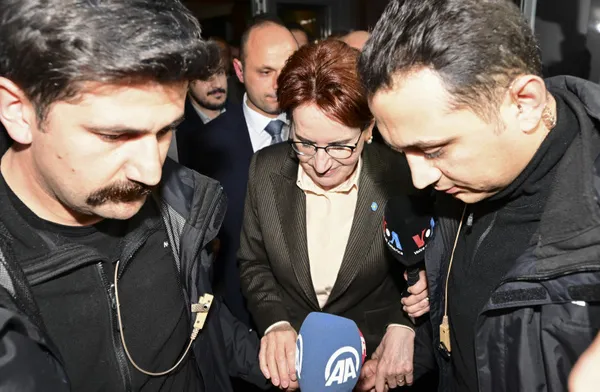 Meral Akşener kritik toplantı sonrası 6'lı koalisyonu yerden yere vurdu: İYİ Parti kıskaca alınmıştır boyun eğmeyiz - 2