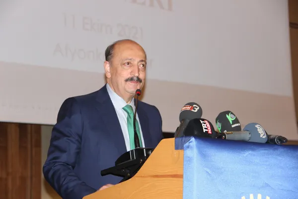 Asgari ücret 2023’te ne kadar olacak? EYT’de son durum ne? Bakan Vedat Bilgin’den flaş açıklama