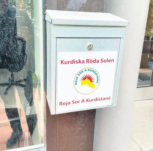 1655437284420.jpeg İşte İsveç'in göbeğindeki Kandil! Duvarlarda teröristlerin fotoğrafları - 6