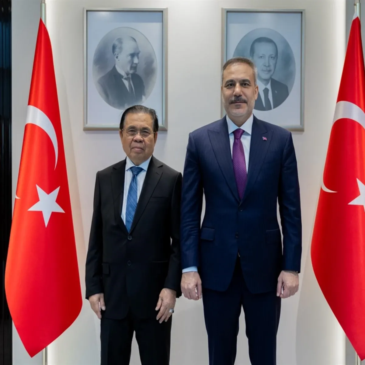Bakan Fidan'dan diplomasi trafiği: Moro İslam Kurtuluş Cephesi lideri İbrahim ile görüştü