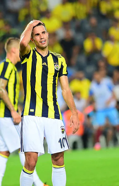 Fenerbahçe'de Robin van Persie sakatlandı