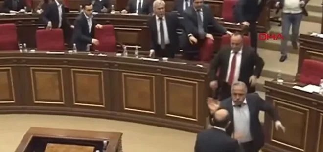 Ermenistan Parlamentosu’nda yumruklu kavga! Milletvekilleri birbirine girdi | Video