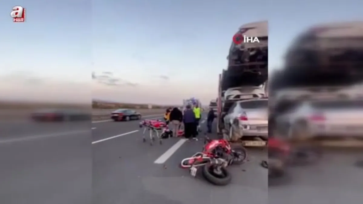Motosiklet emniyet şeridinde duran tıra çarptı: 1 yaralı