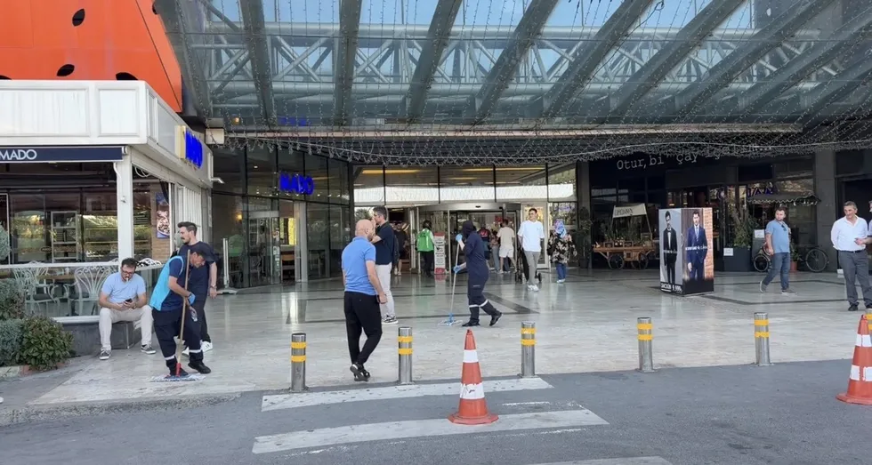 Ümraniye’de bir AVM’de silahlar konuştu: Kafe müşterilerine dehşet! - 3