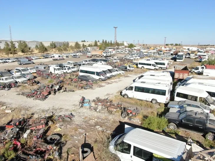 Otoparkta yatan servet! Toprağa gömülü halde bekliyorlar