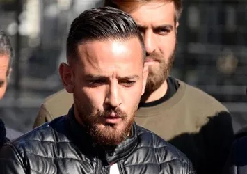Deniz Naki’ye futboldan men