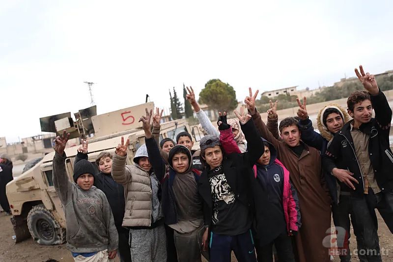 Suriyelilerden temizlik kutlaması! YPG çöktü: Rejim asıl şimdi düştü 25