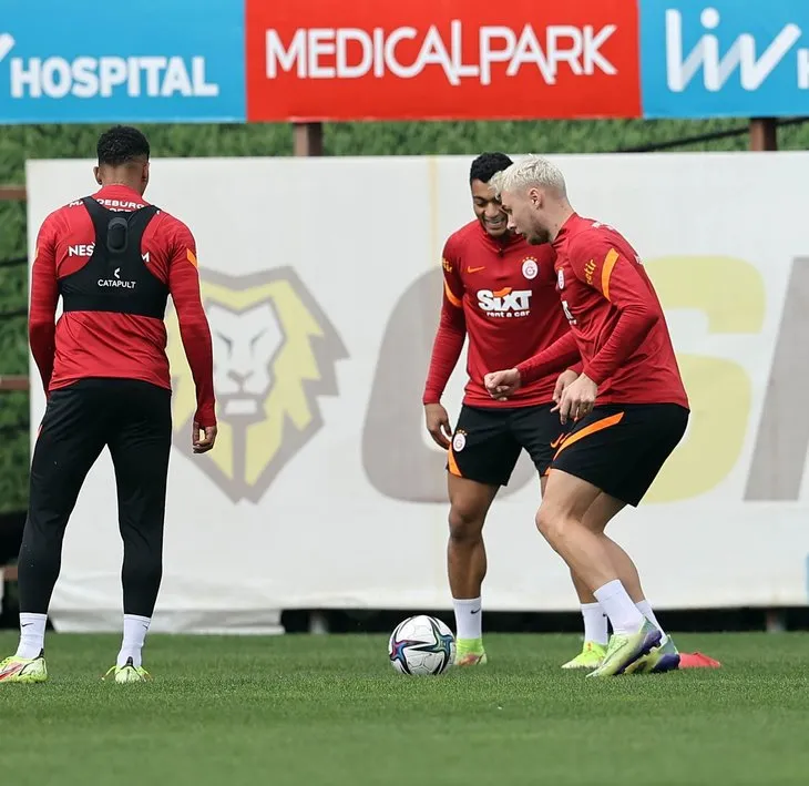 Galatasaray’da Gaziantep FK hazırlıkları devam etti! Giancarlo Antognoni antrenmanı takip etti