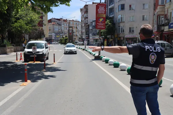 kirklareli-valiligi-acikladi-toplanti-gosteri-ve-yuruyusler-15-gun-yasaklandi-1621825881771.jpg Kırklareli Valiliği açıkladı! Toplantı gösteri ve yürüyüşler 15 gün yasaklandı - 2