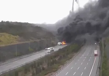 Yavuz Sultan Selim Köprüsü'nde TIR yangını! Gökyüzü dumanla kaplandı