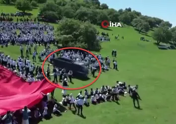 Feci kaza kamerada! Kamyonet öğrencilerin arasına daldı
