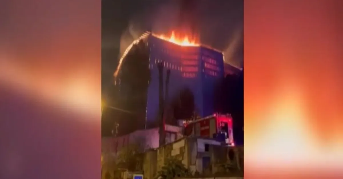 Üsküdar'da metruk binada yangın