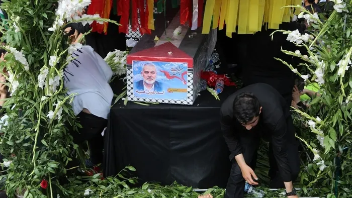 hamas-yoneticilerinden-mesalden-net-mesaj-israili-tanimayacagiz-1722614298795.jpeg Hamas'ın şehit edilen lideri Haniye'nin cenazesi