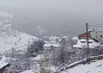 Sivas'ta yüksek kesimlere kar yağdı