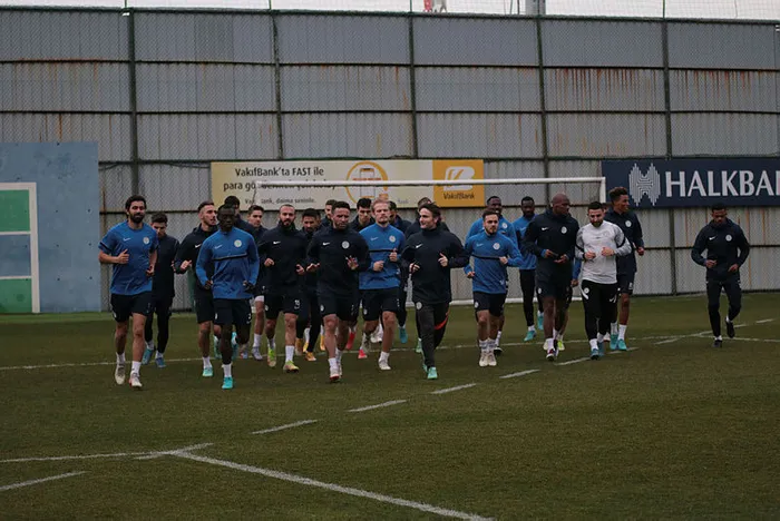 caykur-rizesporun-yeni-teknik-direktoru-bulent-korkmaz-ilk-aciklama-1645458268992.jpg Çaykur Rizespor'un yeni teknik direktörü Bülent Korkmaz ilk açıklama - 4