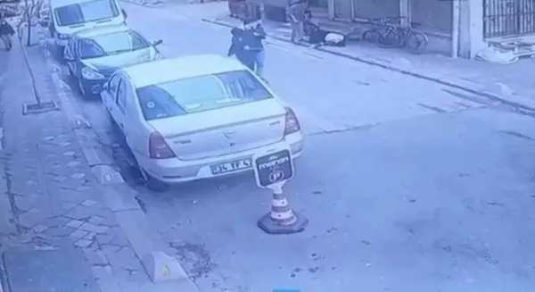 İstanbul’da sokak ortasında dehşet: Kız kardeşini çocuklarının gözü önünde öldüresiye dövdü - 2