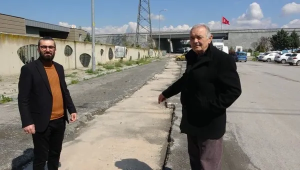 iski-tuzlada-yol-calismasi-yapti-fabrikayi-su-basti-1681384935388.jpeg İSKİ Tuzla'da yol çalışması yaptı fabrikayı su bastı - 2