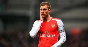 Mertesacker’den Arsenal’e kötü haber!