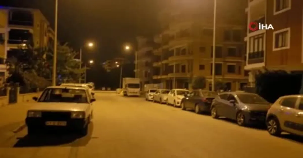 Balıkesir'de deprem! İşte ilk görüntü