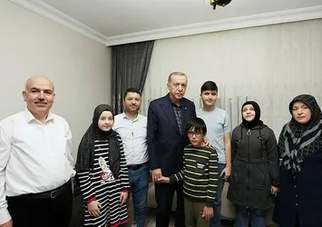Görme engelli hafız Ravzanur Başkan Erdoğan'ı anlattı: Onun düşmana karşı olan dik duruşuna hayranız