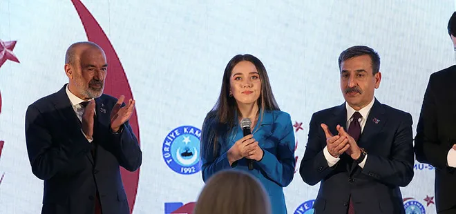 Nisa Mihriban bebeği kurtaran acil teknisyeni yılın annesi seçildi!