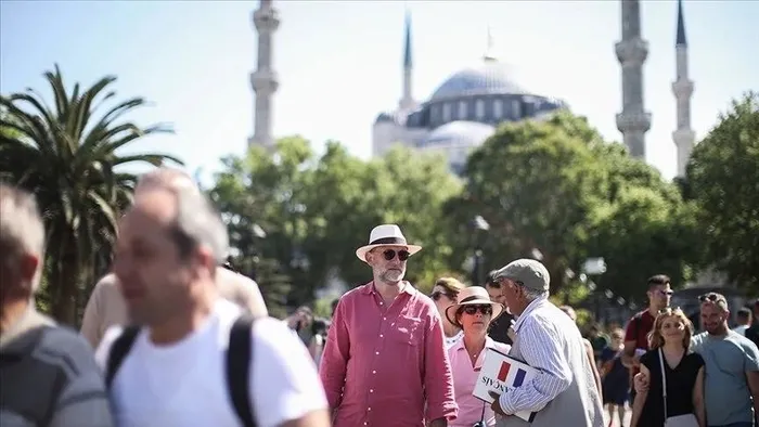 İstanbul’a turist akını! 2 ayda 2,5 milyona yaklaştı