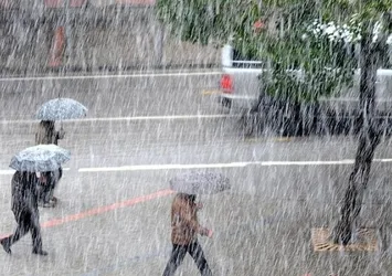 Meteoroloji'den İstanbul dahil 39 il için gök gürültülü sağanak uyarısı! O tarihe dikkat: 4 şehir için sarı kodlu alarm verildi