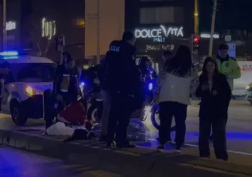 İzmir’de yolun karşısına geçen çifti kaza ayırdı: 1 ölü, 1 yaralı