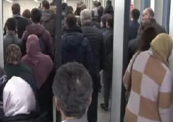 Marmaray'da bugün de yoğunluk yaşanıyor
