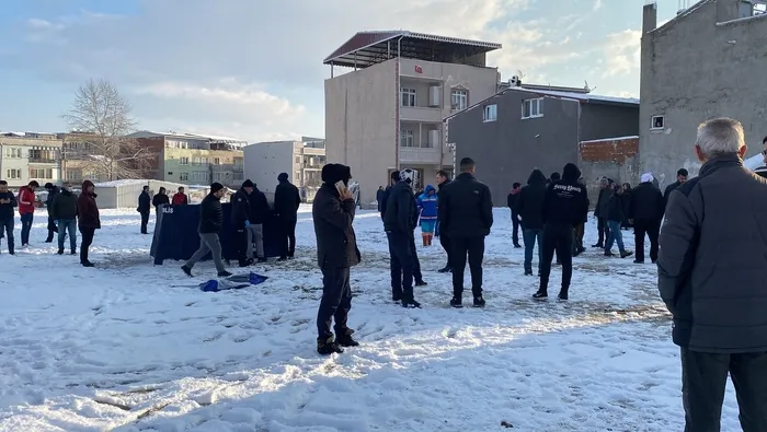 bursada-kan-donduran-olum-karlar-icinde-ceset-bulundu-1647154998023.jpg Bursa’da kan donduran ölüm! Karlar içinde ceset bulundu - 2