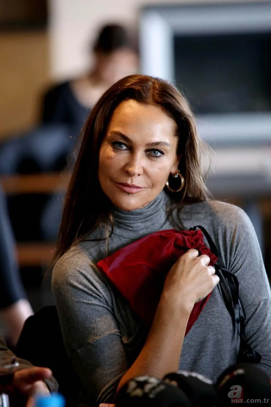 Hercai’nin Miran’ı Akın Akınözü sevgilisi Sandra Pestemalciyan ile böyle görüntülendi 18