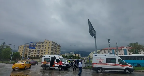 1687328427360.jpg Erzurum'da hasta taşıyan ambulans kaza yaptı! - 1