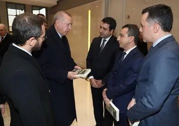 Başkan Erdoğan, 'Diplomatik Vahşet'i inceledi, 'Diplomatik Vahşet'in yazarlarından bilgi aldı