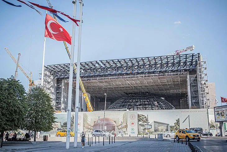 Atatürk Kültür Merkezi’nin dikkat çeken hikayesi! 23 yılda yapıldı yangında kül oldu