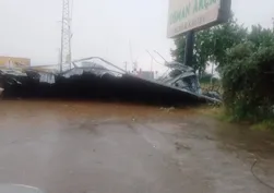 Aydın’da sağanak ve fırtına hayatı felç etti