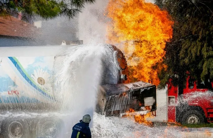 Antalya’da LPG tankeri yangını! Korku dolu anlar