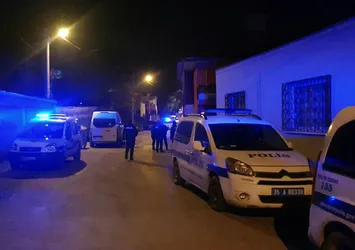 İzmir'de bıçaklı kavga: 1 ölü