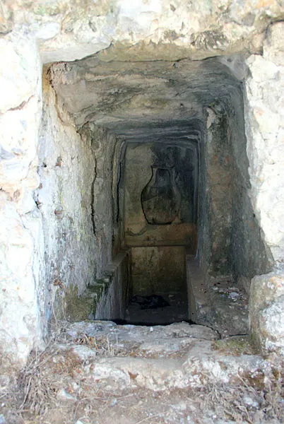 Gizemli kent Thera’da tiyatro gün yüzüne çıktı