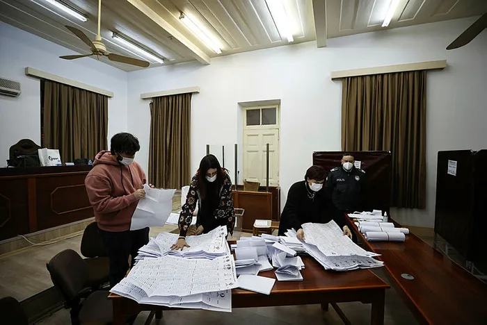 son-dakika-kktcdeki-erken-genel-secimden-ilk-sonuclar-geldi-1642966125454.jpg Son dakika: KKTC'deki erken genel seçimden ilk sonuçlar geldi - 2