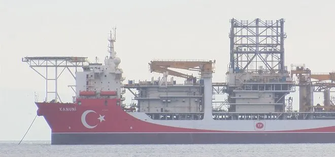 Kanuni sondaj gemisi İstanbul Yenikapı açıklarına demir attı