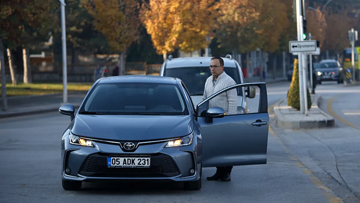 09.05'te hayat durdu: 81 ilde Atatürk için saygı duruşu