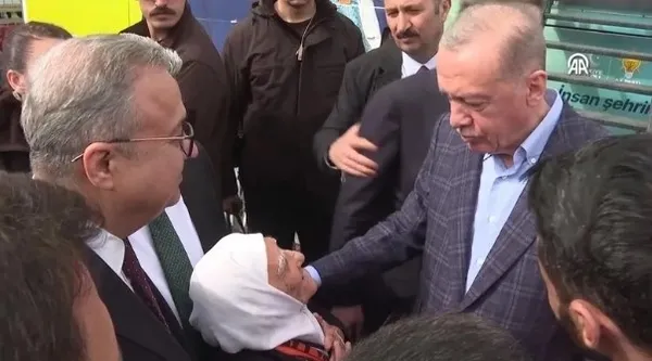 82-yasinda-ki-saliha-ninenin-erdogan-sevgisi-baskan-erdogan-hacca-yolluyor-1711656121553.jpg 82 yaşında ki Saliha Nine'nin Erdoğan sevgisi! "Bu sefer sandıklar patlayacak"