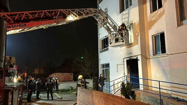 kayseride-yangin-faciasi-olu-ve-yaralilar-var-1706218448203.jpeg Kayseri'de yangın faciası! Ölü ve yaralılar var? - 3